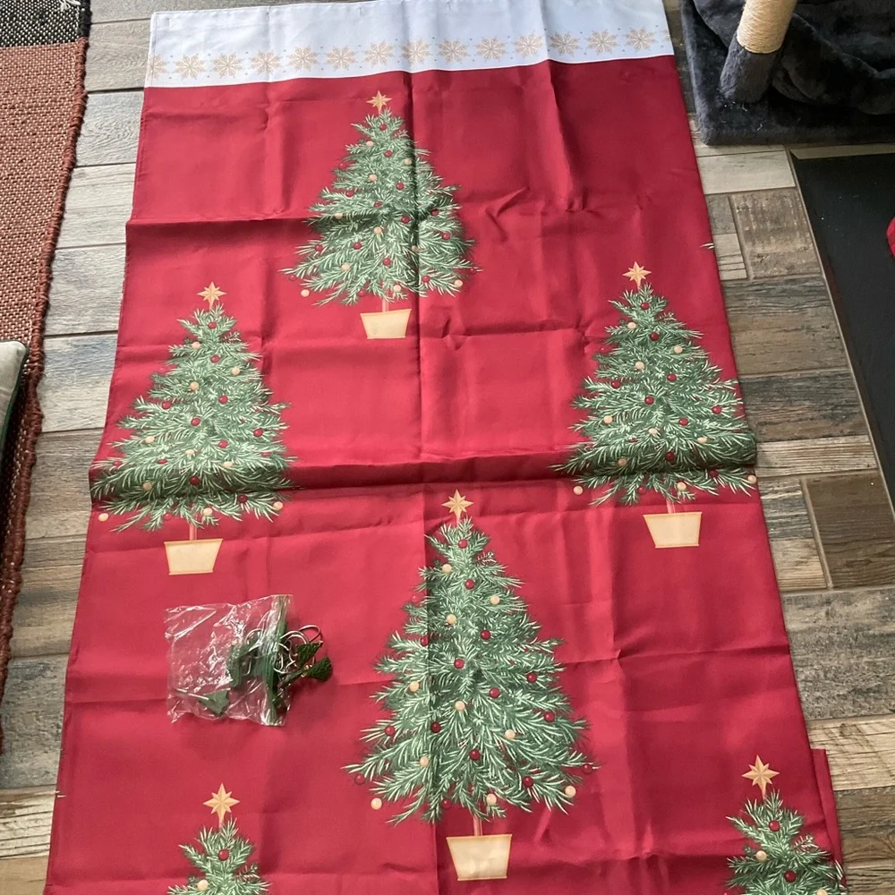 Xmas shower curtain and tree hooks